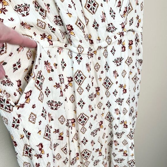 Torrid Surplice Gauze Romper Tie Back Flutter Sleeve Size 2, 2X 18/20 EUC - Picture 4 of 11